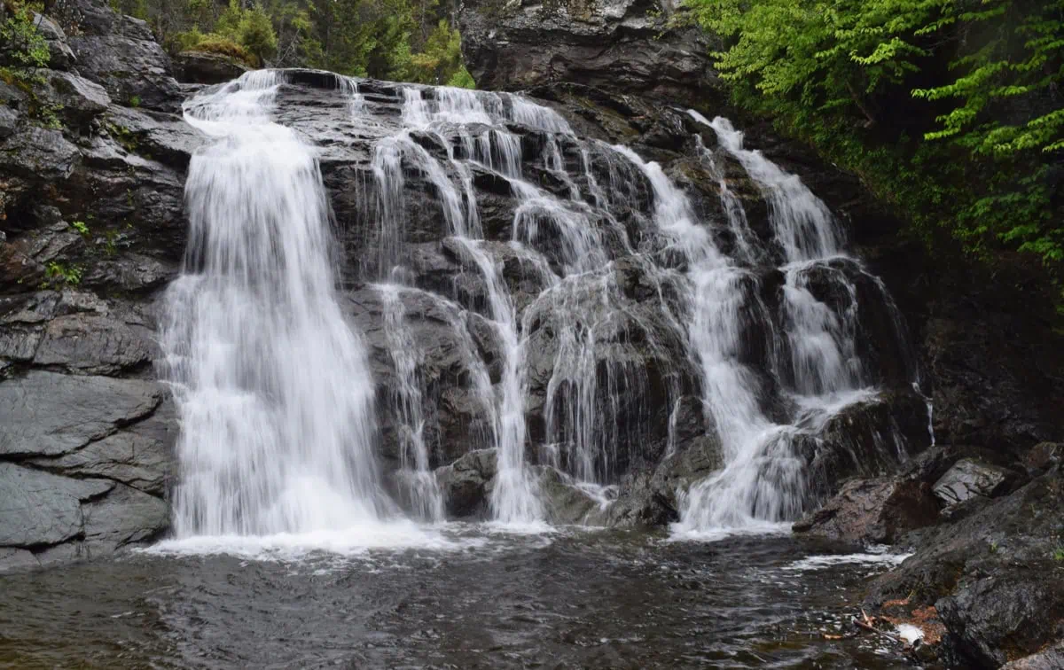 Cascada Laverty Falls en Fundy National Park