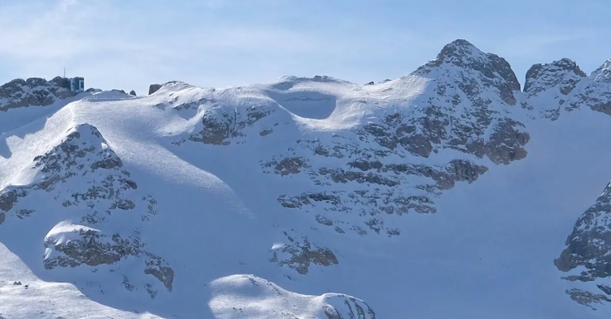 Lanovka Move To Top na Punta Rocca a ledovec Marmolada