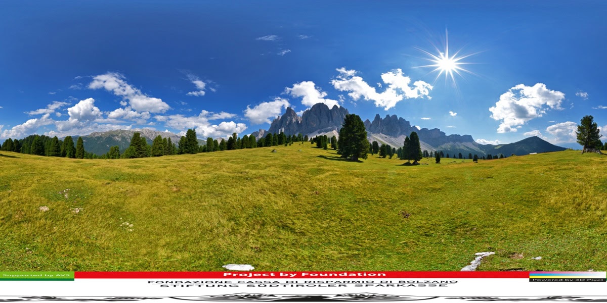 Adolf-Munkel-Weg, Dolomiti Italia: 10 consigli su cosa vedere e fare 3 Le pareti verticali del gruppo delle Odle/Geisler sopra l'Adolf-Munkel-Weg