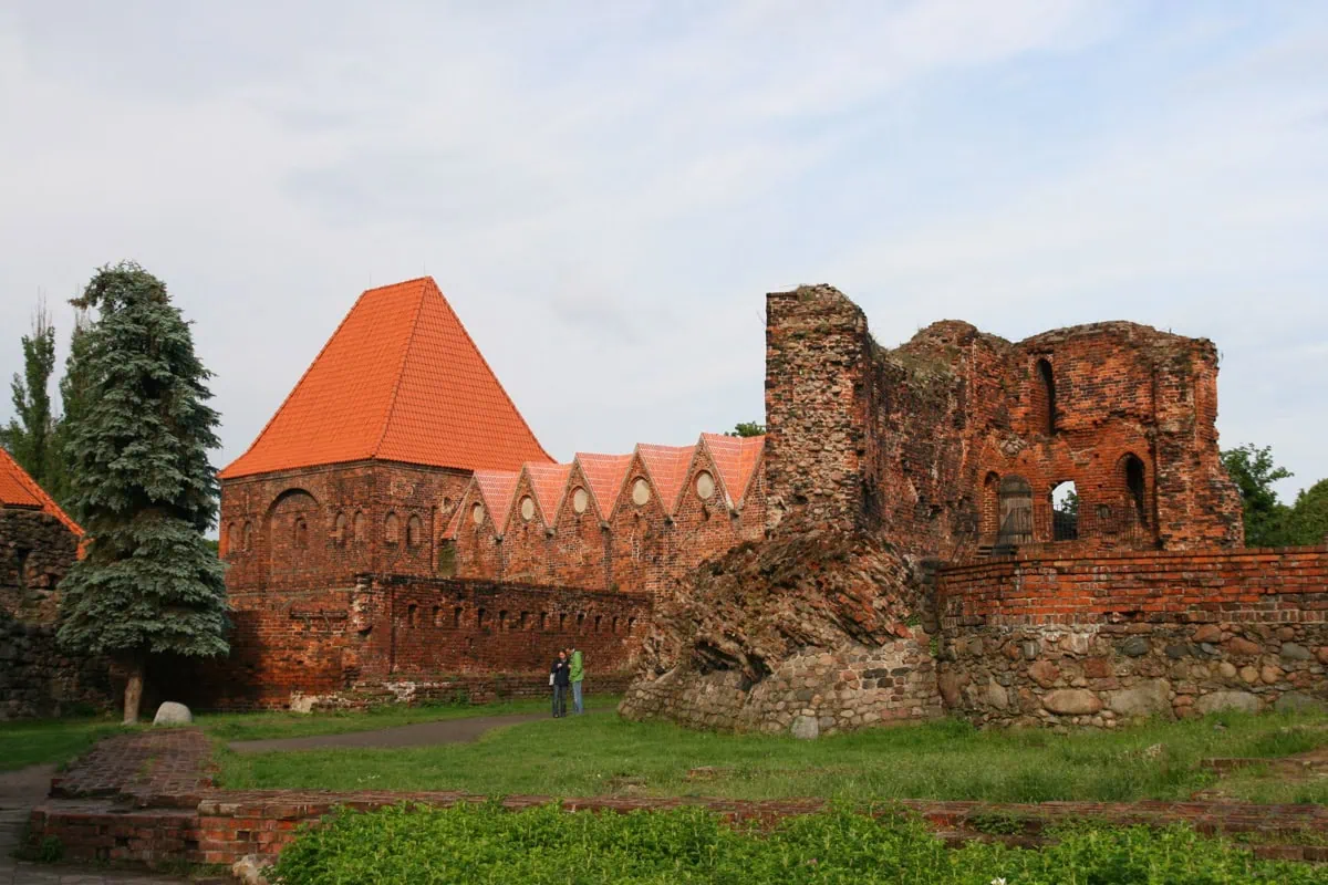Toruň, Polsko: 12 tipů, co vidět a dělat (UNESCO, perník, Koperník) 19 Ruiny krizackeho hradu (Zamek Krzyzacki) v Torune