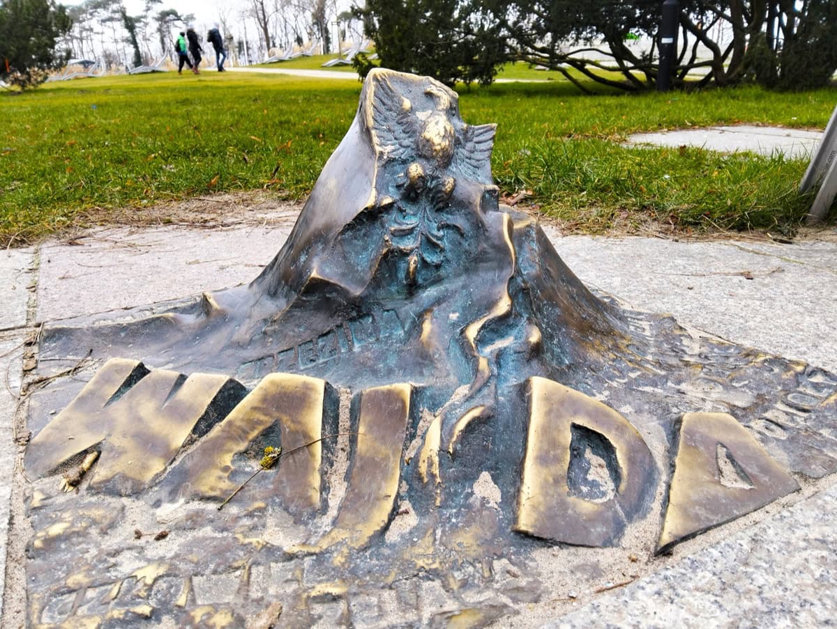 Międzyzdroje, Polsko: 15 tipů, co dělat na polské riviéře a ostrově Wolin 3 Aleja Gwiazd Międzyzdroje - polský Walk of Fame