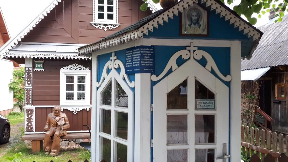 Drevěna architektura v Bialowieze - carske domky