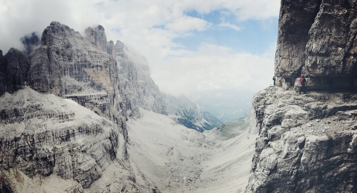 Via Ferrata in the Dolomites for Beginners: 5 Best Routes 3 Sentiero attrezzato in the Dolomites