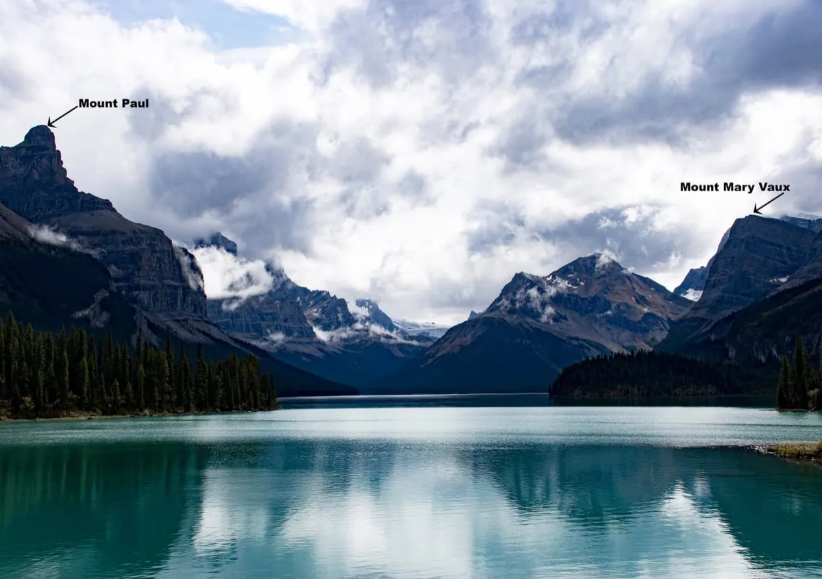Maligne Lake Valley — Mount Paul a Mount Mary Vaux