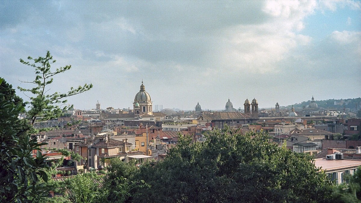 Galleria Borghese: bilete, rezervări + 12 lucruri de văzut 16 Vedere panoramică asupra acoperișurilor și cupolelor Romei de la Terrazza del Pincio
