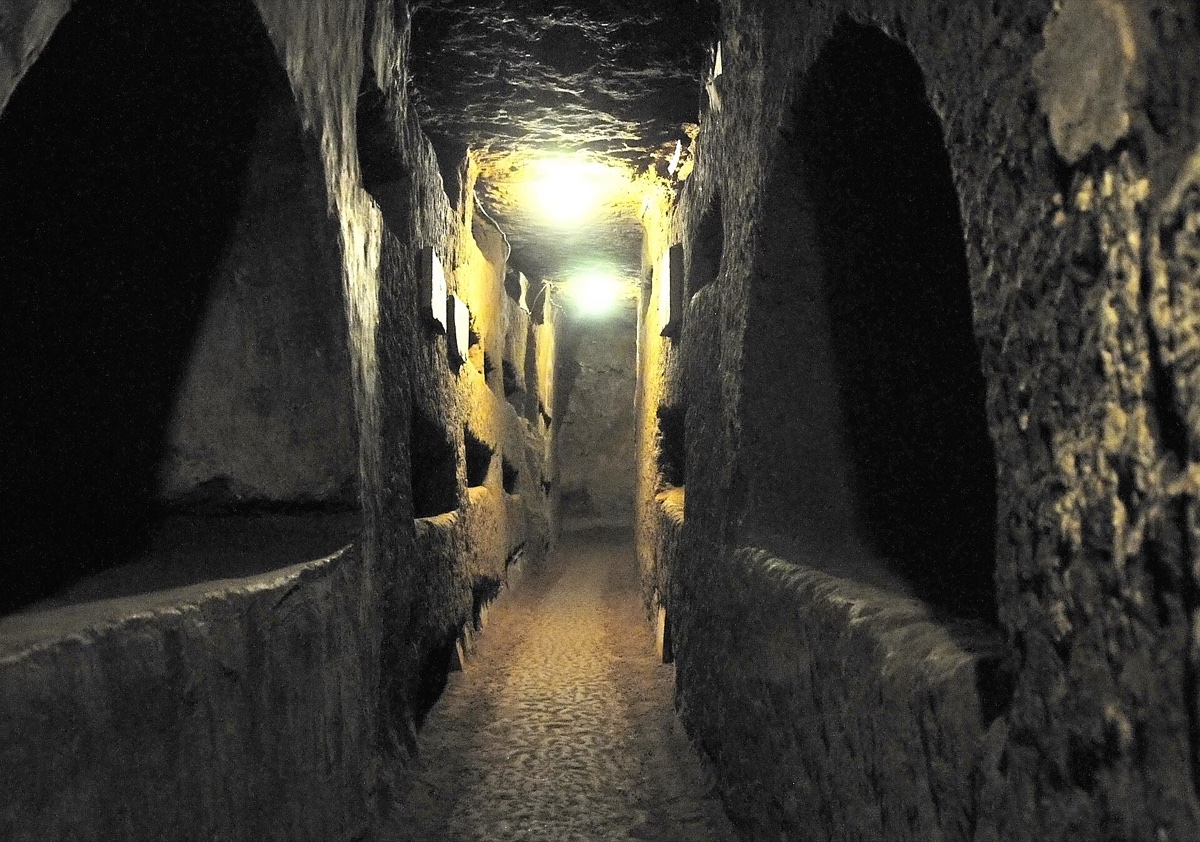 Podzemní chodby římských katakomb Domitilla