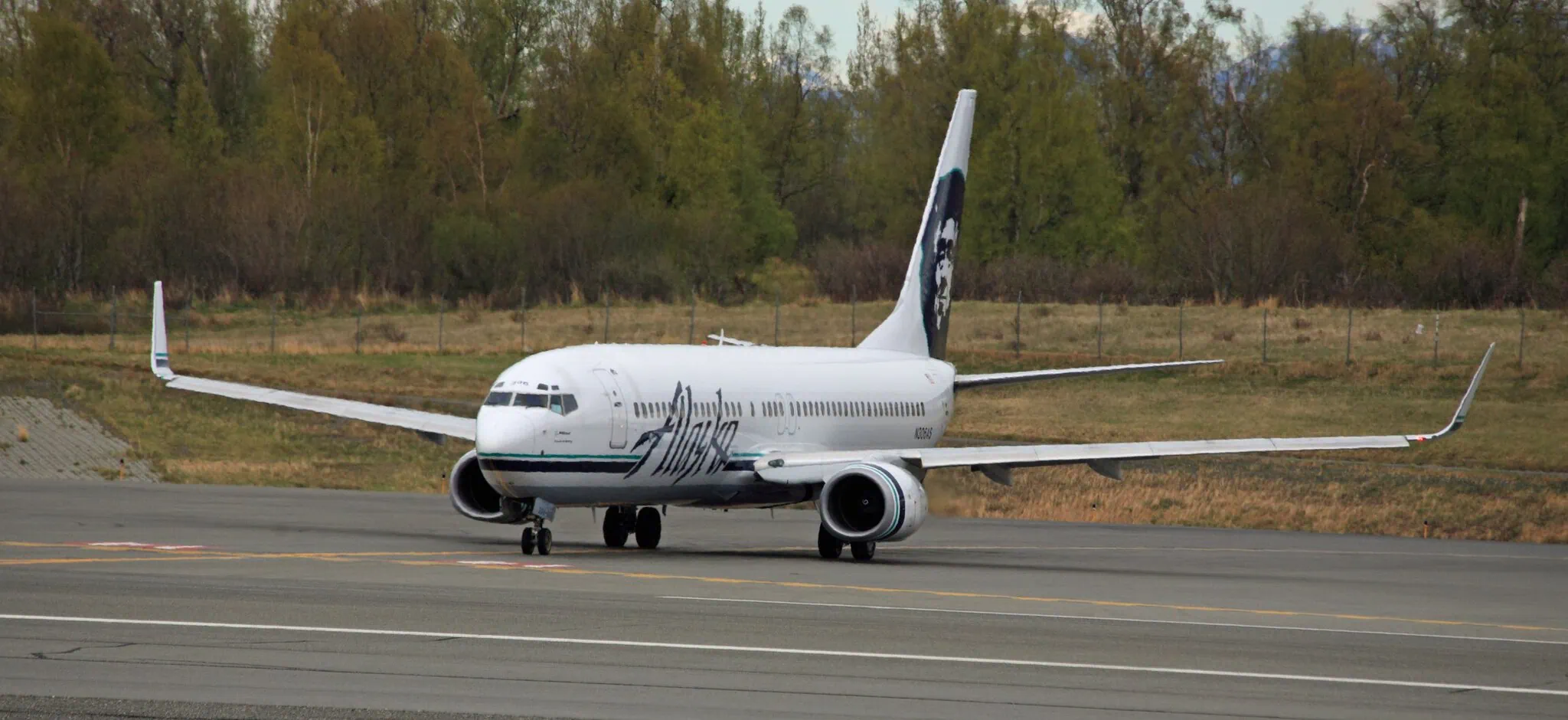 Avión de Alaska Airlines en el aeropuerto de Anchorage