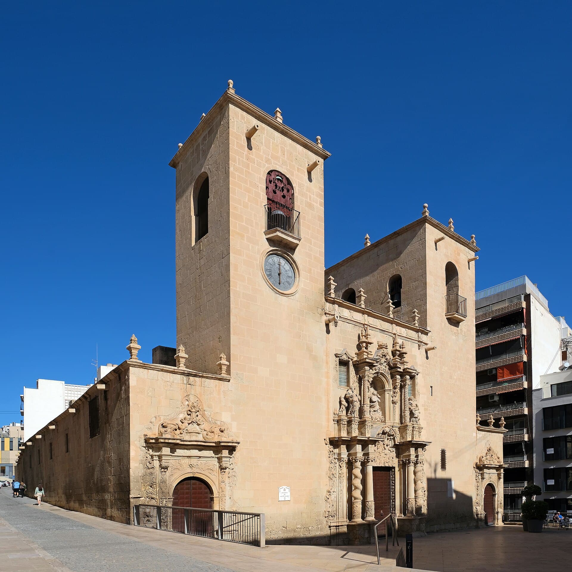 Alicante a Costa Blanca: 20 tipů, co vidět a dělat 6 Bazilika svaté Marie (Basílica de Santa María)