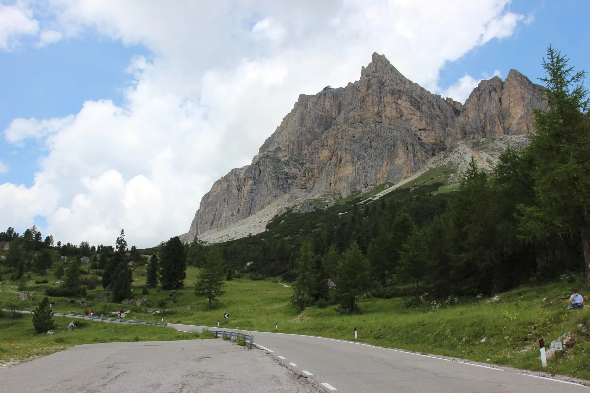 Výhled od Rifugio Lagazuoi z Valparolapass