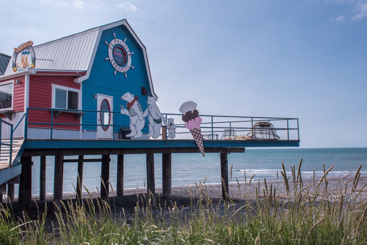 Alaska: 30 de locuri de văzut + itinerar pentru un road trip 16 Căsuțe colorate pe digul Homer Spit