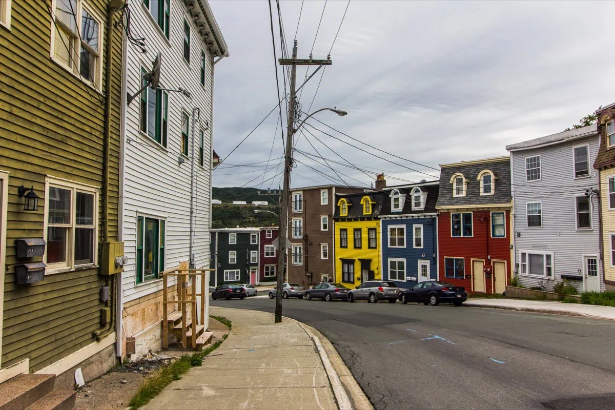 Case colorate nelle vie di St. John's