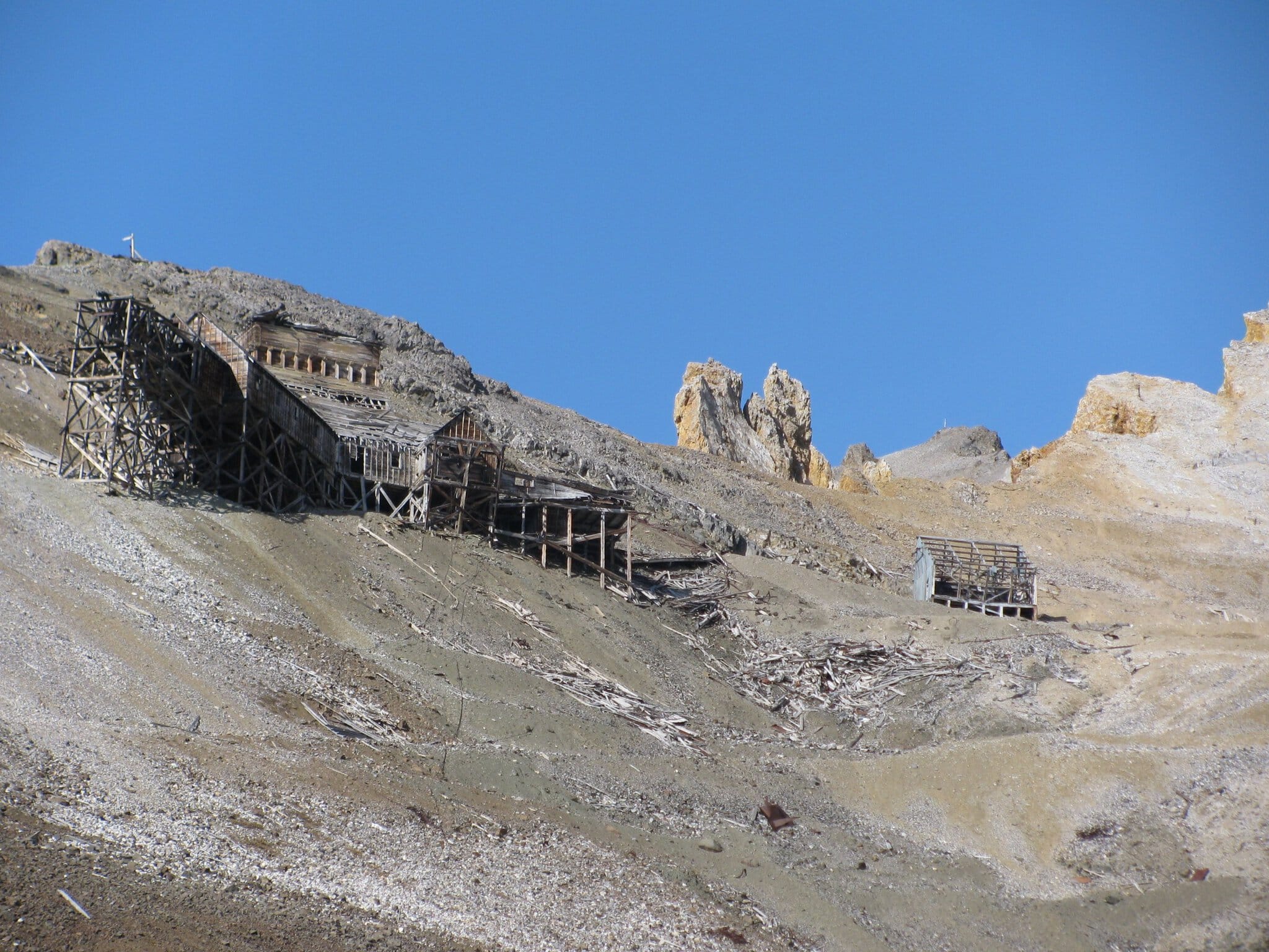 Wrangell-St. Elias și Matanuska Glacier: cel mai mare parc național din Alaska SUA 9 Bonanza Mine deasupra Kennecott, urcuș brutal până în nori