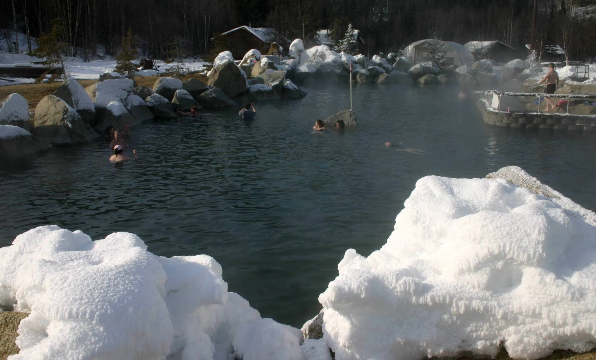 Fairbanks, Aljaška: 12 tipů, co vidět a dělat (aurora capital + Chena Hot Springs) 4 Skalní bazén v Chena Hot Springs