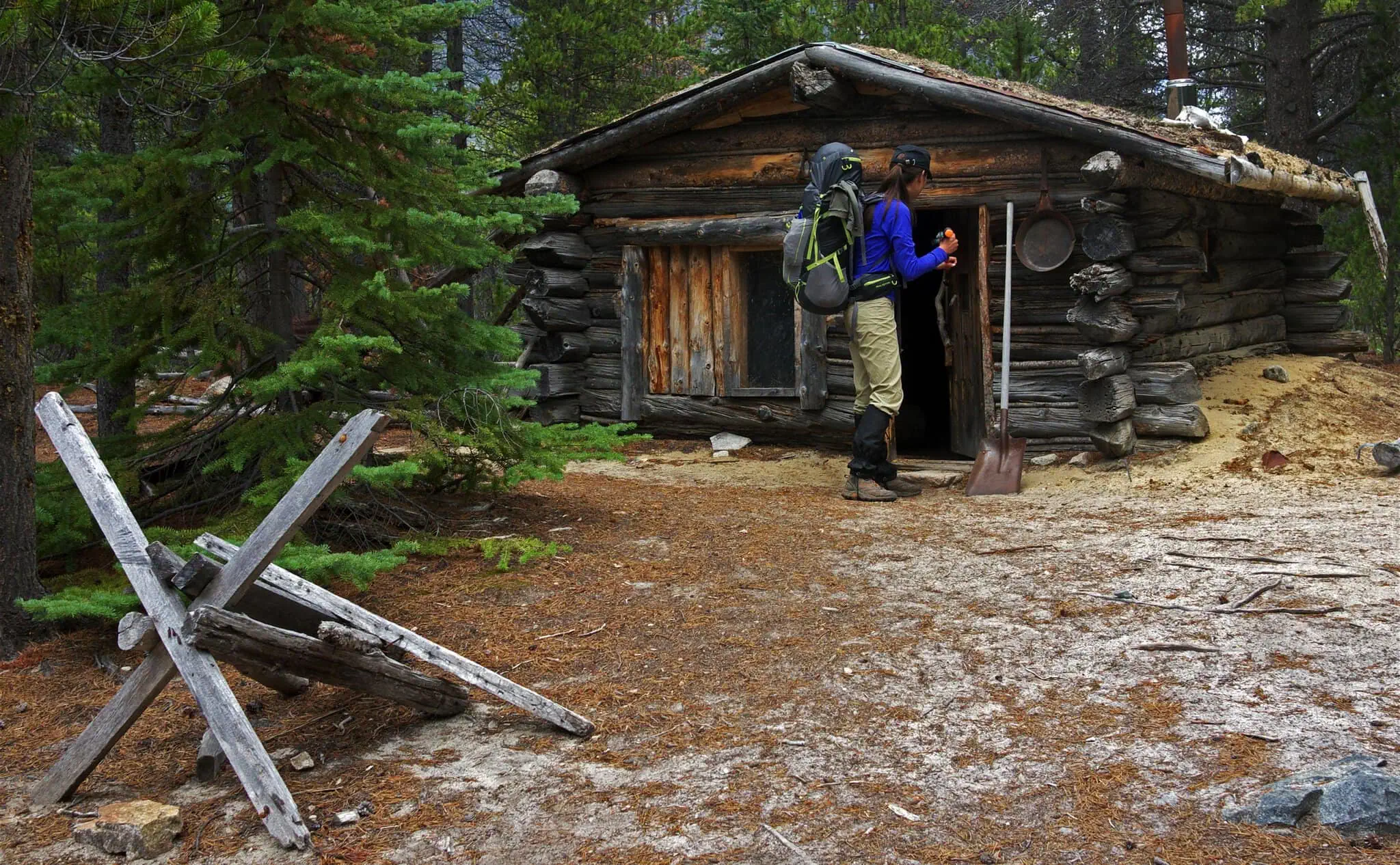 Houten hut op de Chilkoot Trail bij Bennett, een extreme uitdaging
