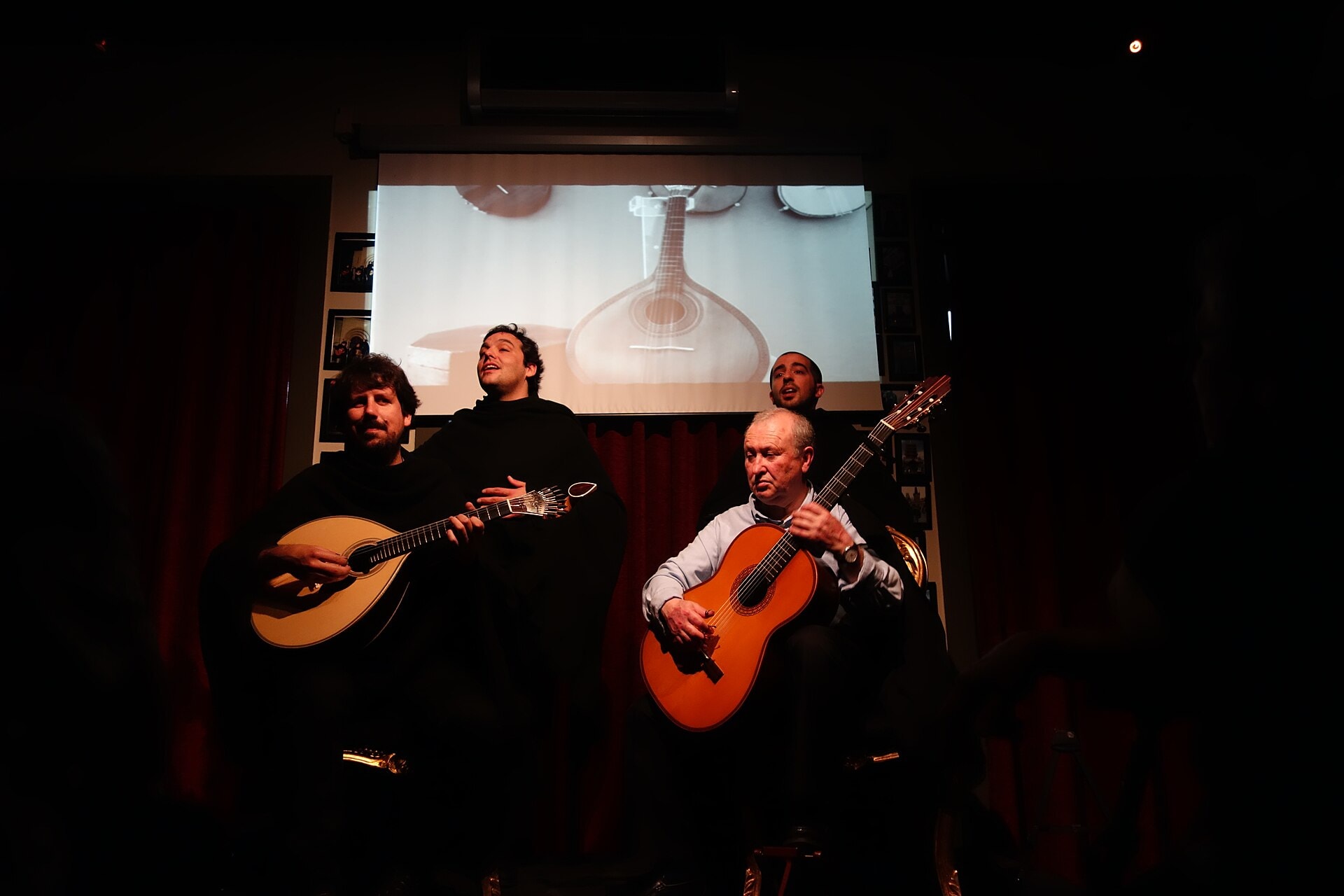 Coimbra, Portugalsko: 14 tipů, co vidět v univerzitním městě 6 Tradiční Fado de Coimbra