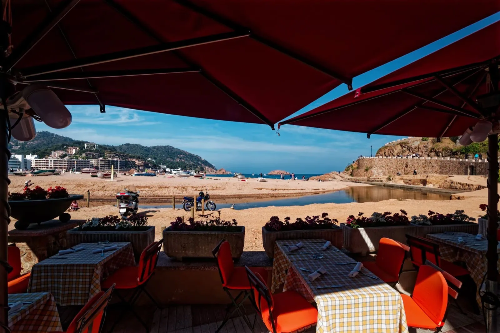 Tossa de Mar a pláž Platja Gran na Costa Brave