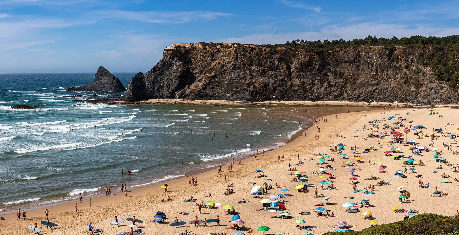 Praia de Odeceixe e la sua caratteristica laguna fluviale a ferro di cavallo