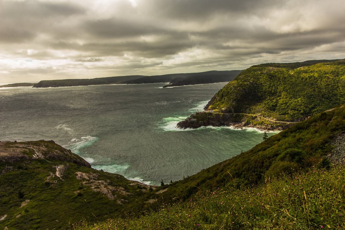St. John's, Newfoundland, Canada: 12 lucruri de văzut și de făcut 10 Faleze de coastă dramatice pe East Coast Trail lângă St. John's