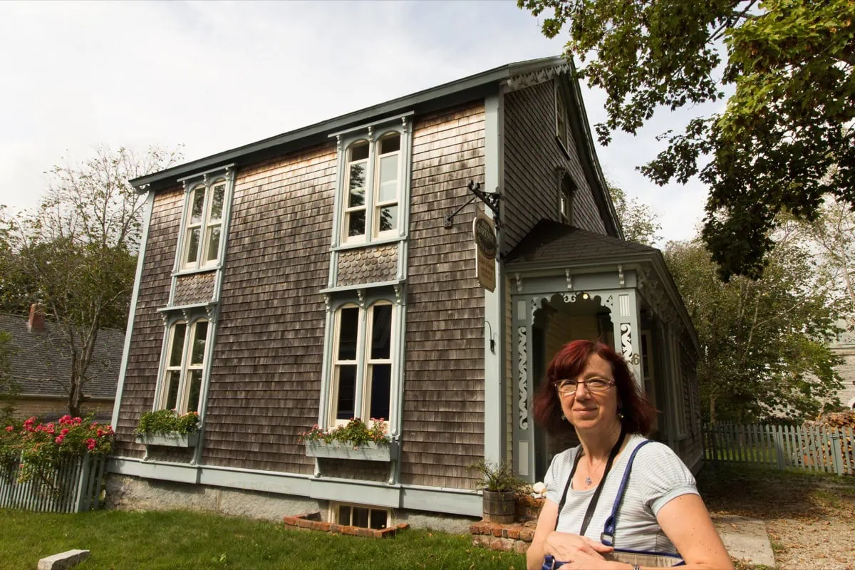 Dřevěný šindelový dům v Mahone Bay