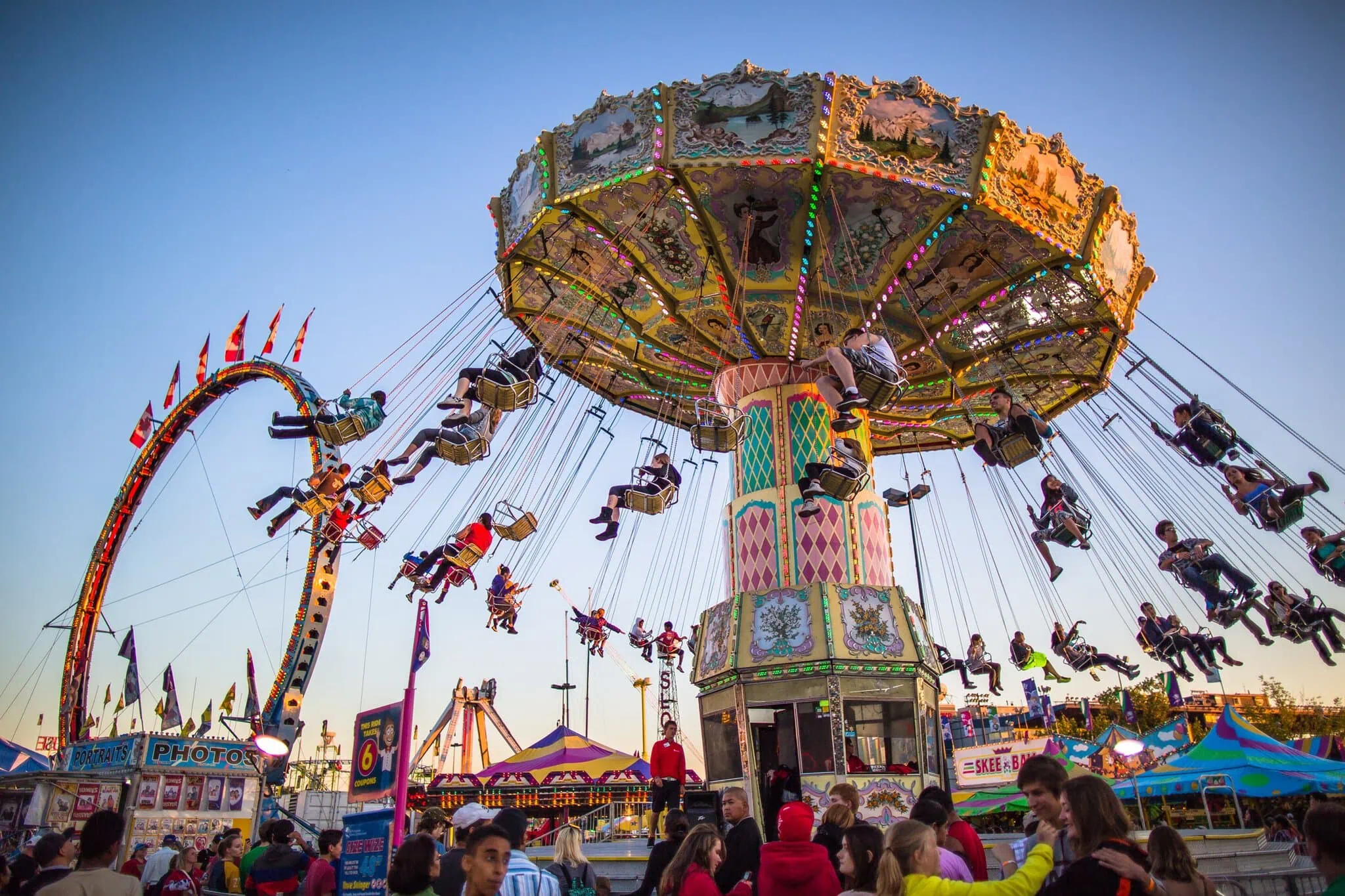 Edmonton, Kanada: 15 tipů, co vidět a dělat 9 Festival K-Days Exhibition v Edmontonu s atrakcemi