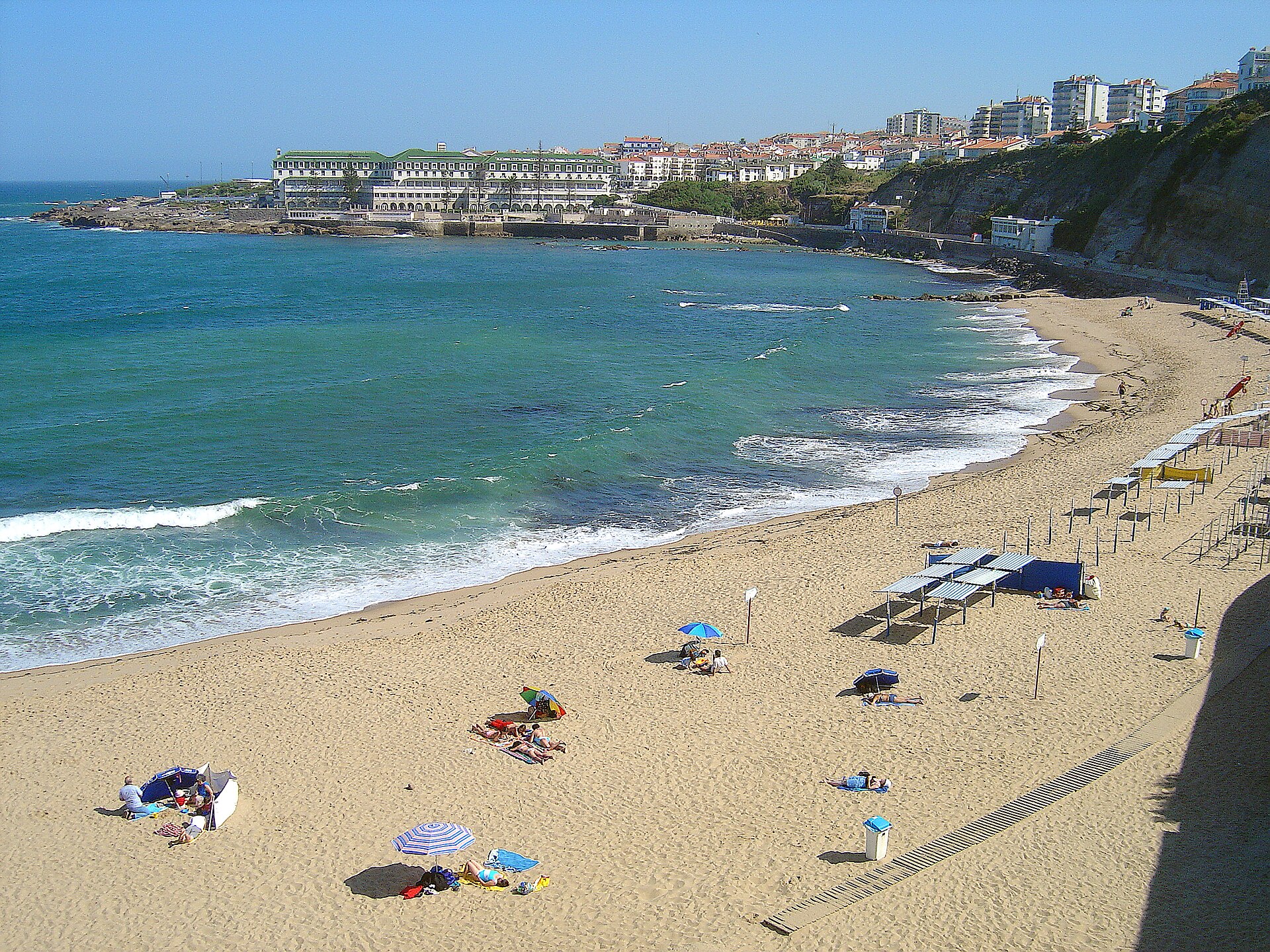 Projděte se po promenádě u Praia do Sul