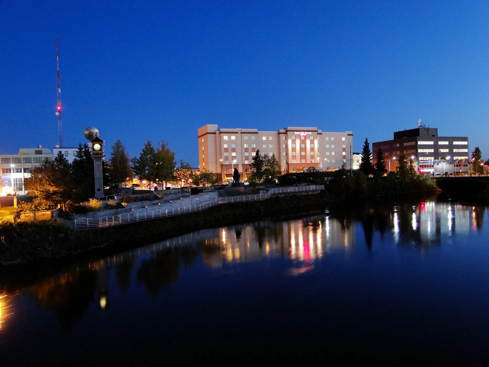 Fairbanks, Aljaška: 12 tipů, co vidět a dělat (aurora capital + Chena Hot Springs) 11 Centrum Fairbanks na Aljašce