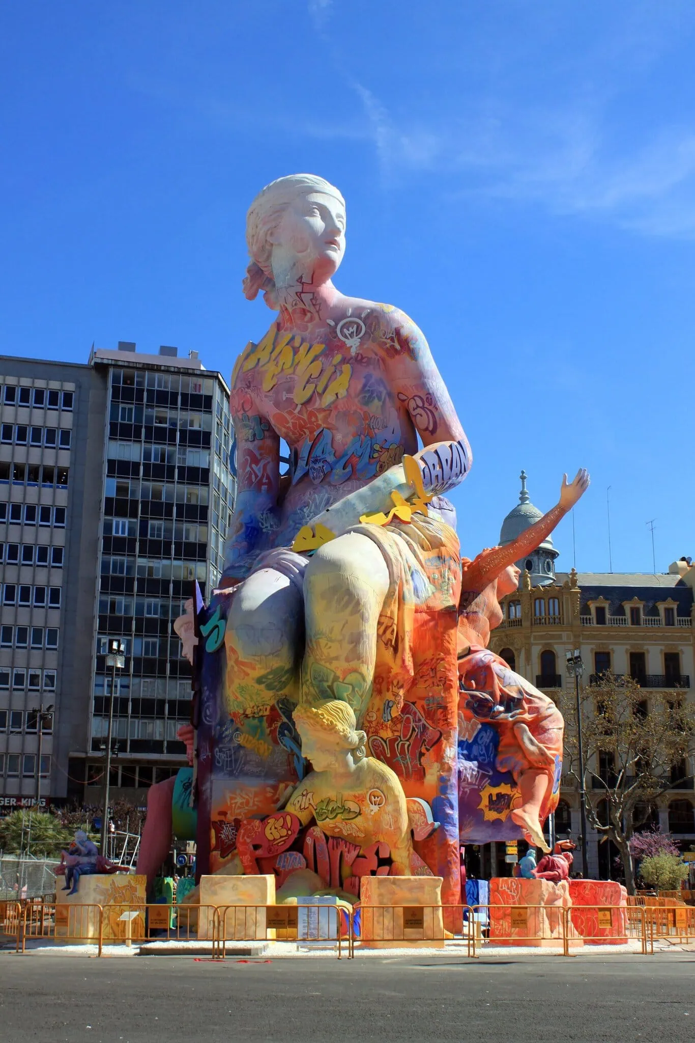 Las Fallas di Valencia: il più grande festival del fuoco di Spagna 3 Dove alloggiare a Valencia