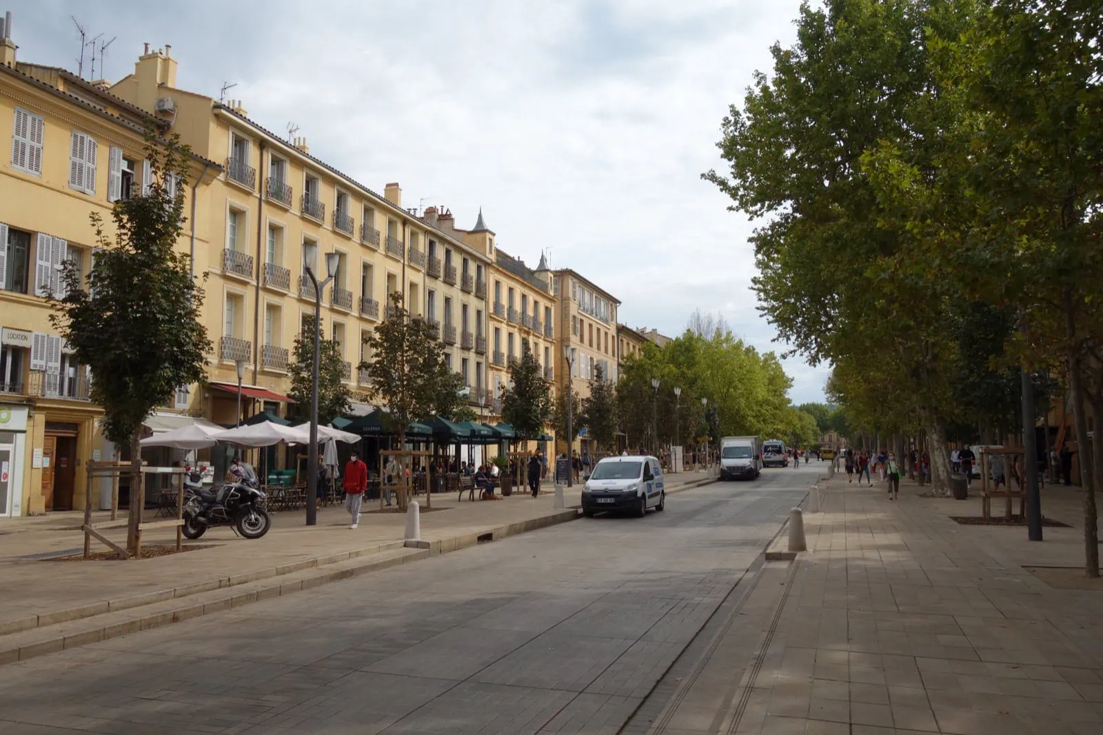 Bulvár Cours Mirabeau v Aix-en-Provence