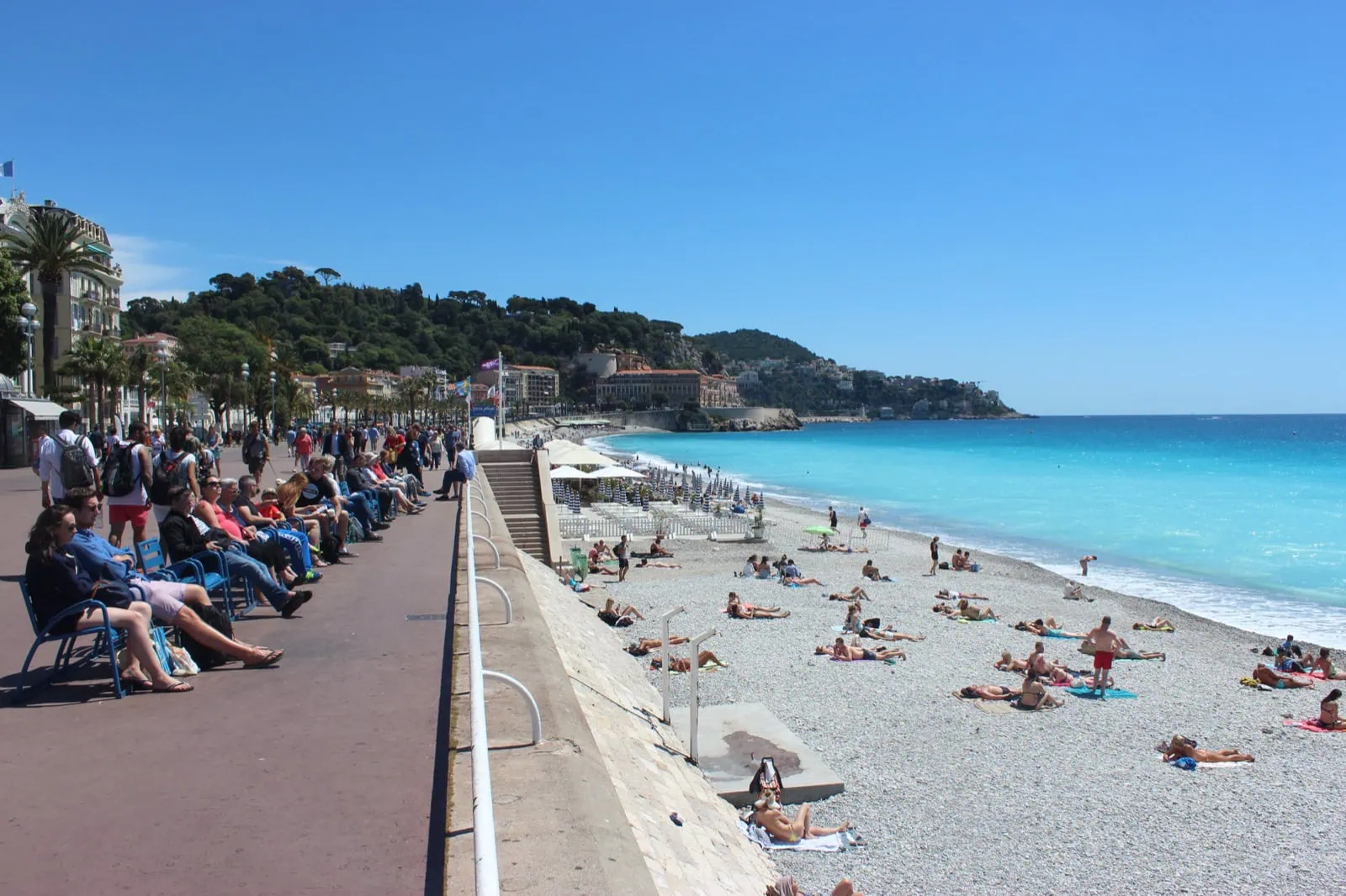 Promenáda Promenade des Anglais v Nice