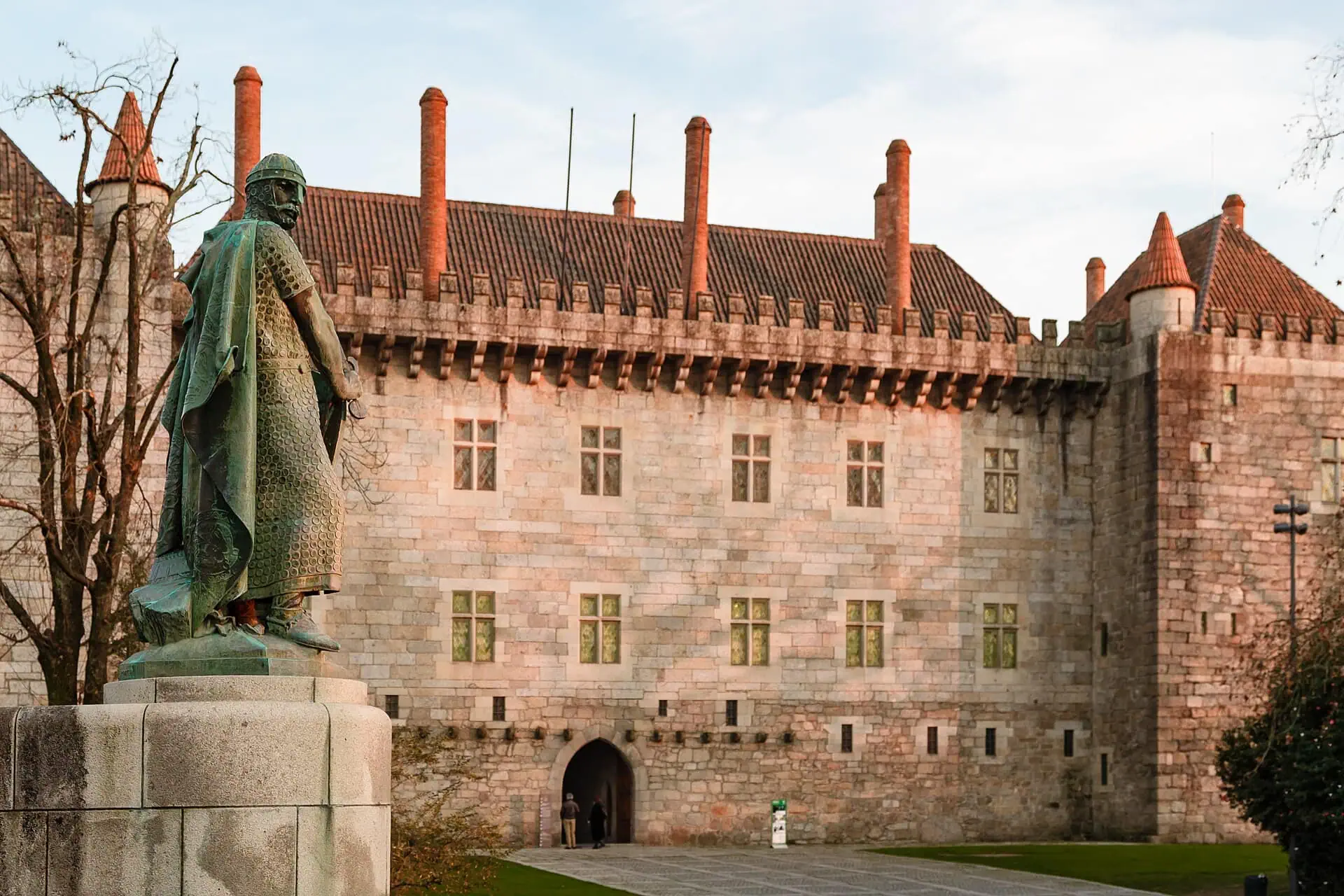 Guimarães, Portogallo: 13 cose da vedere nella culla del Portogallo 3 Paço dos Duques de Bragança, palazzo ducale di Guimarães