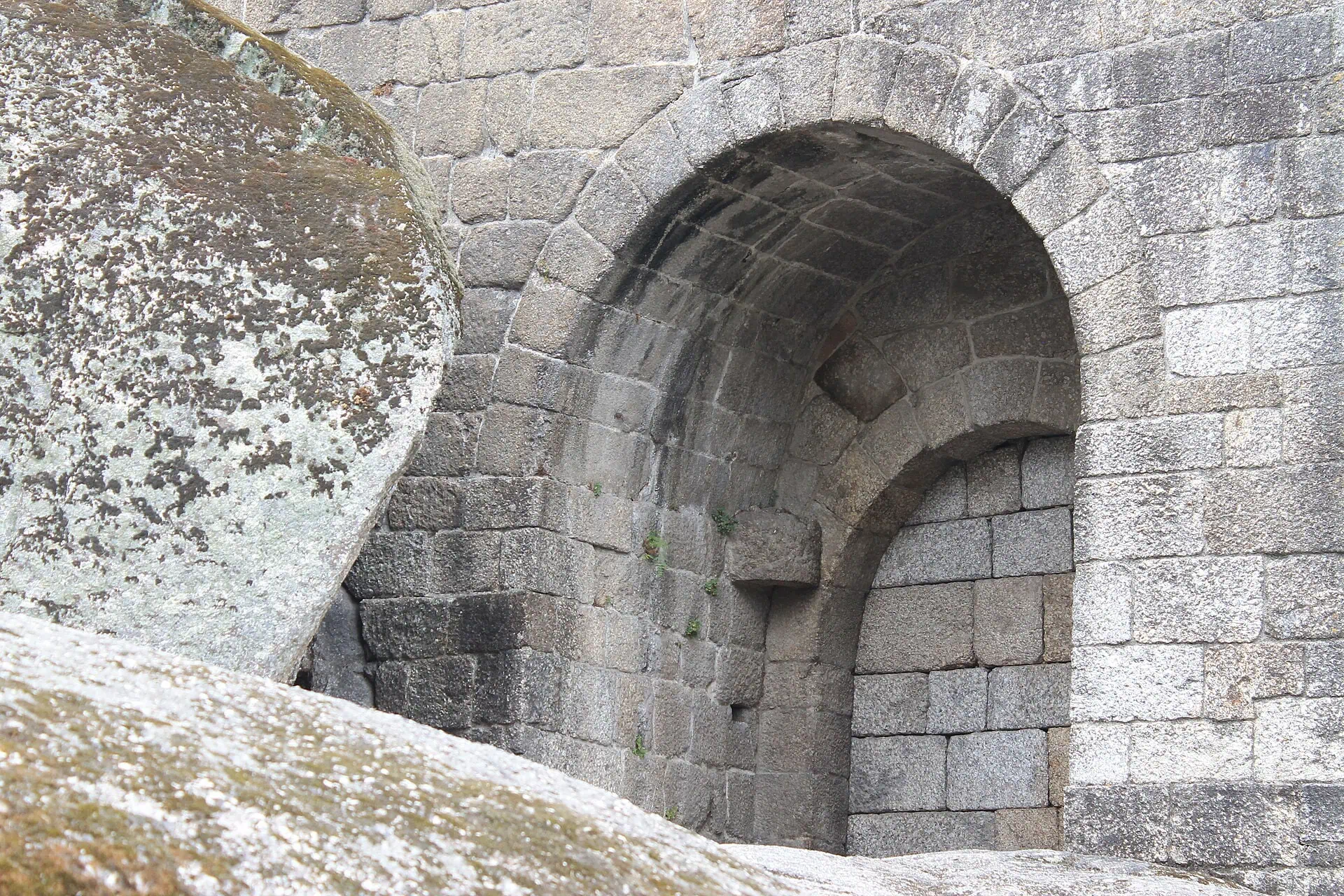 Guimarães, Portogallo: 13 cose da vedere nella culla del Portogallo 1 Guimarães Portogallo vista panoramica