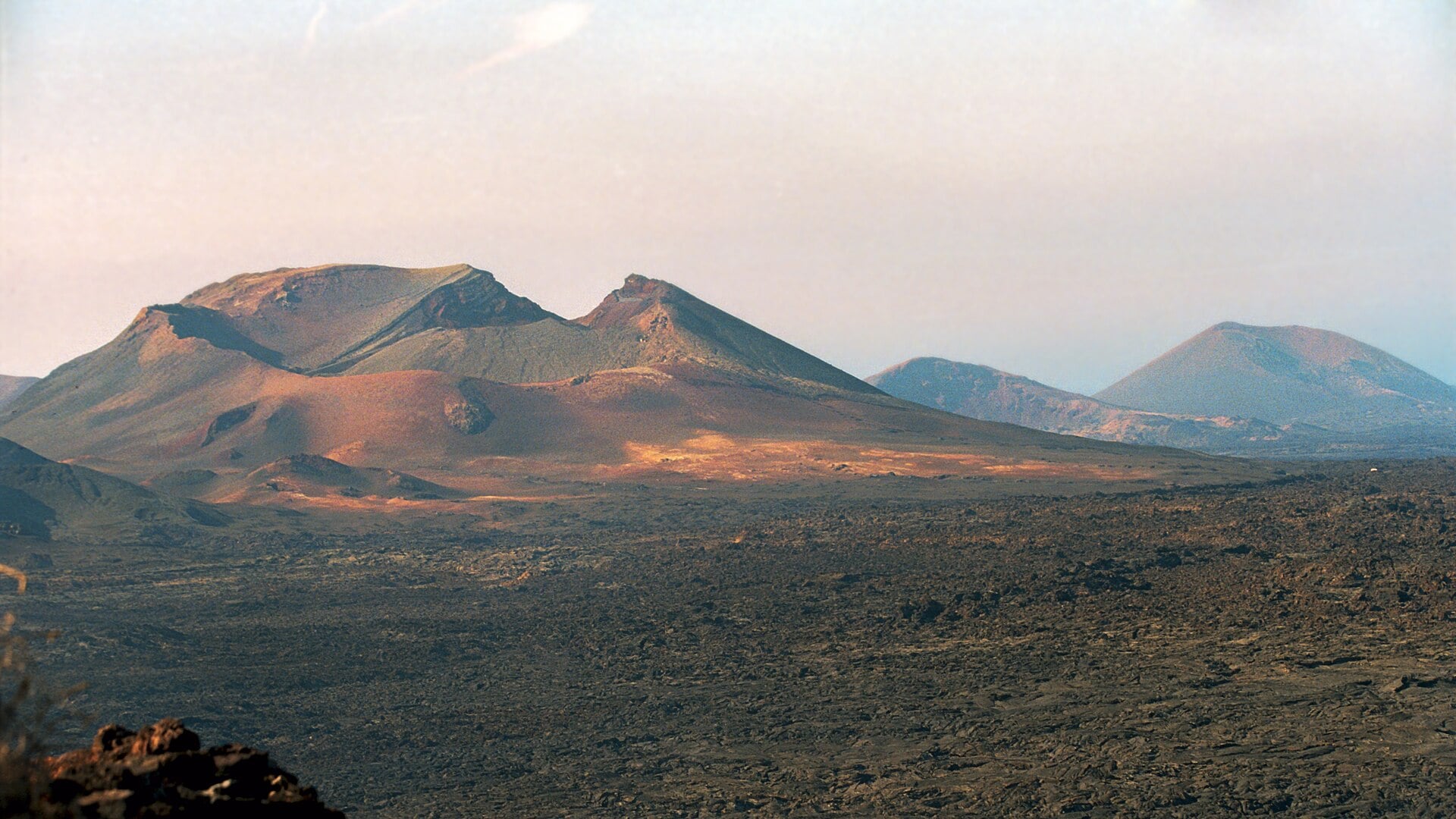 Lanzarote, Spania: 20 de lucruri de văzut și de făcut 2 Parcul Național Timanfaya și Munții de Foc