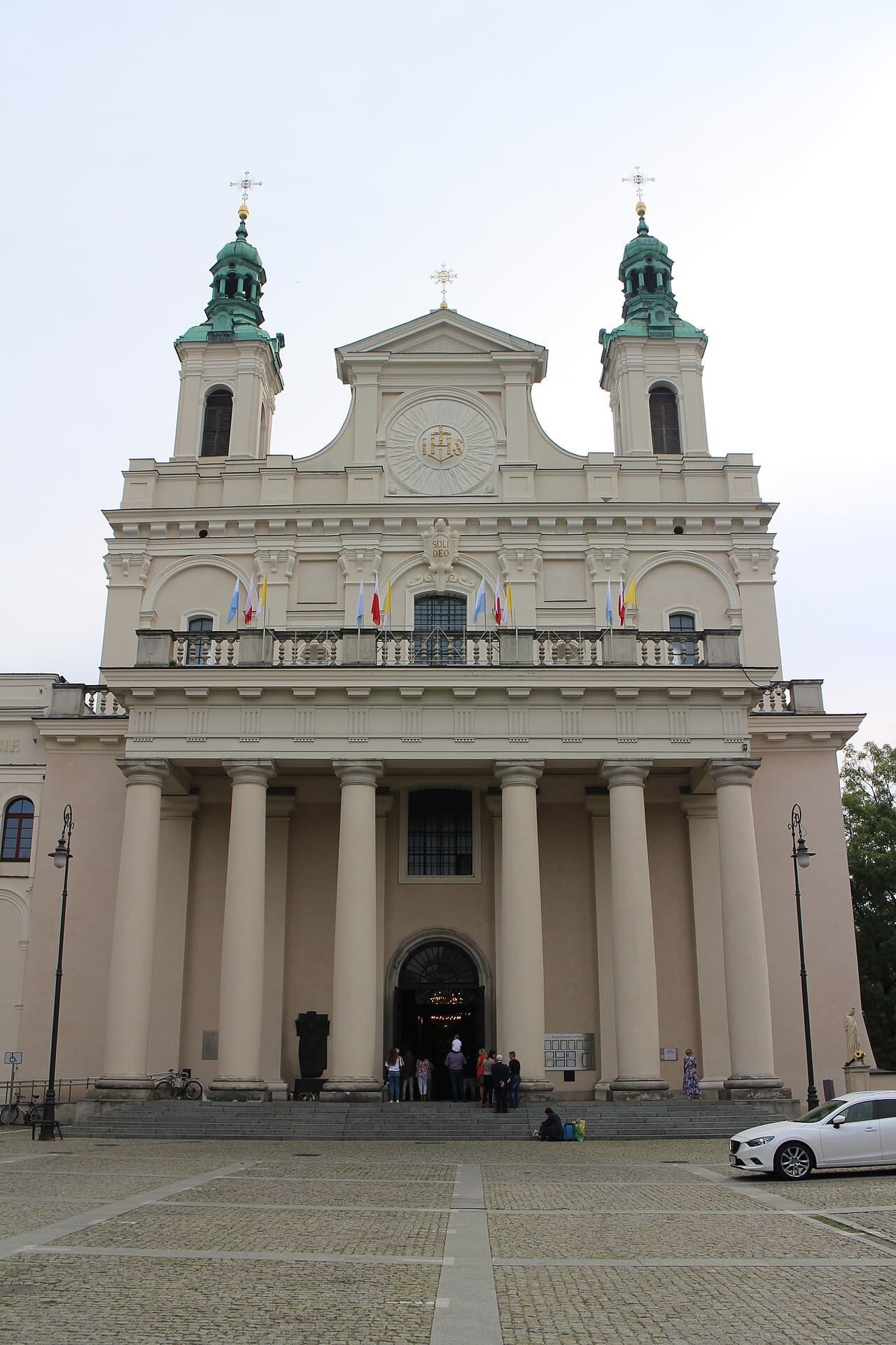 Lublin, Polsko: 15 tipů, co vidět a dělat v multikulturní perle 21 Barokní průčelí Katedrály sv. Jana Křtitele v Lublinu