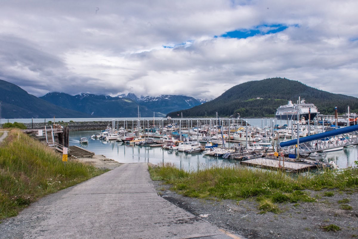 Alaska: 30 de locuri de văzut + itinerar pentru un road trip 17 Marină cu vas de croazieră în Valdez, Alaska