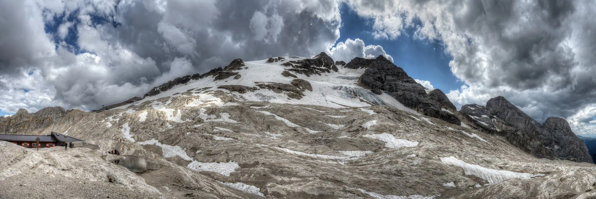 Marmolada — nejvyšší hora Dolomit s ledovcem
