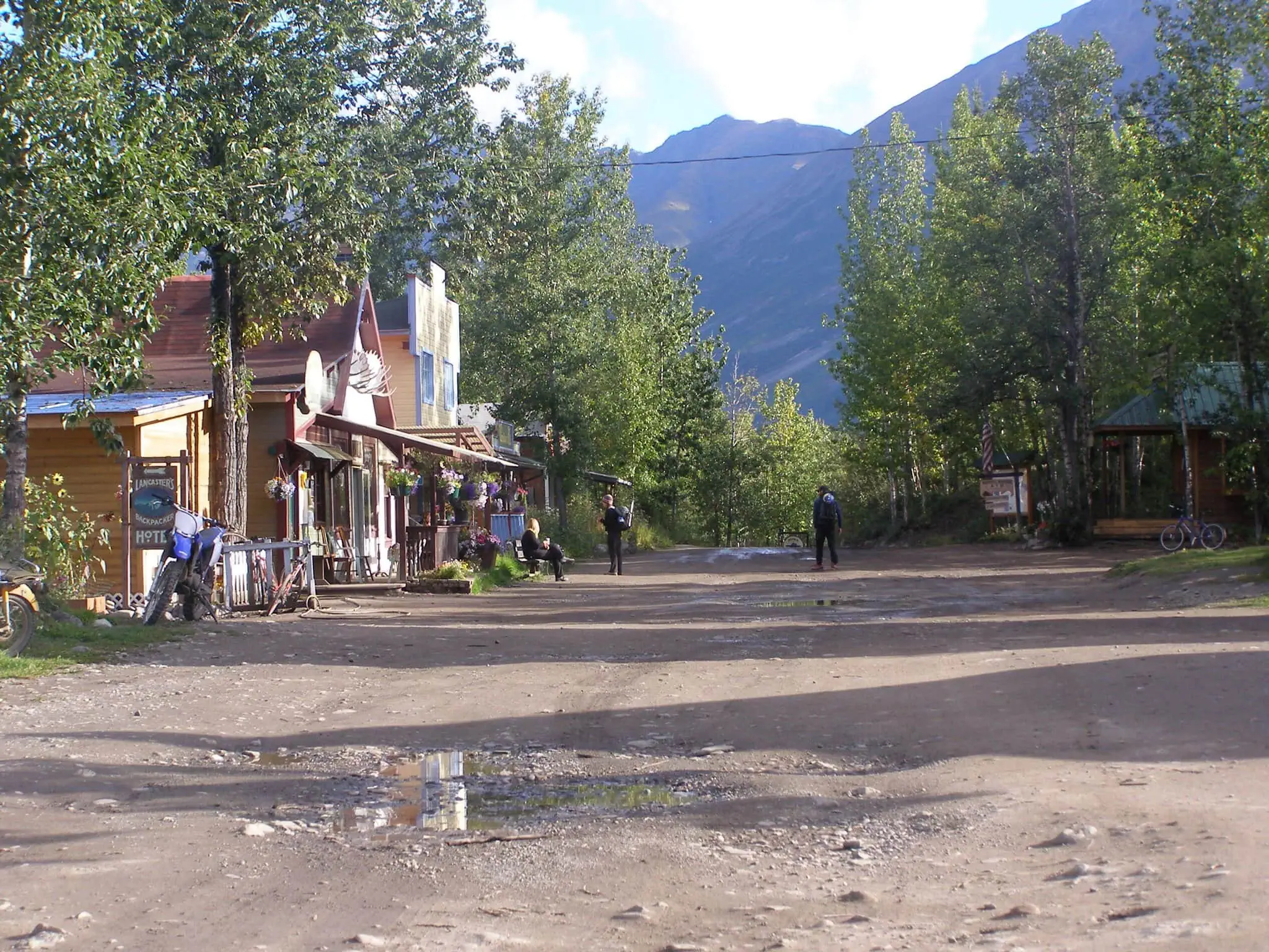 Main Street v McCarthy, osada s 28 obyvateli ve Wrangell-St. Elias
