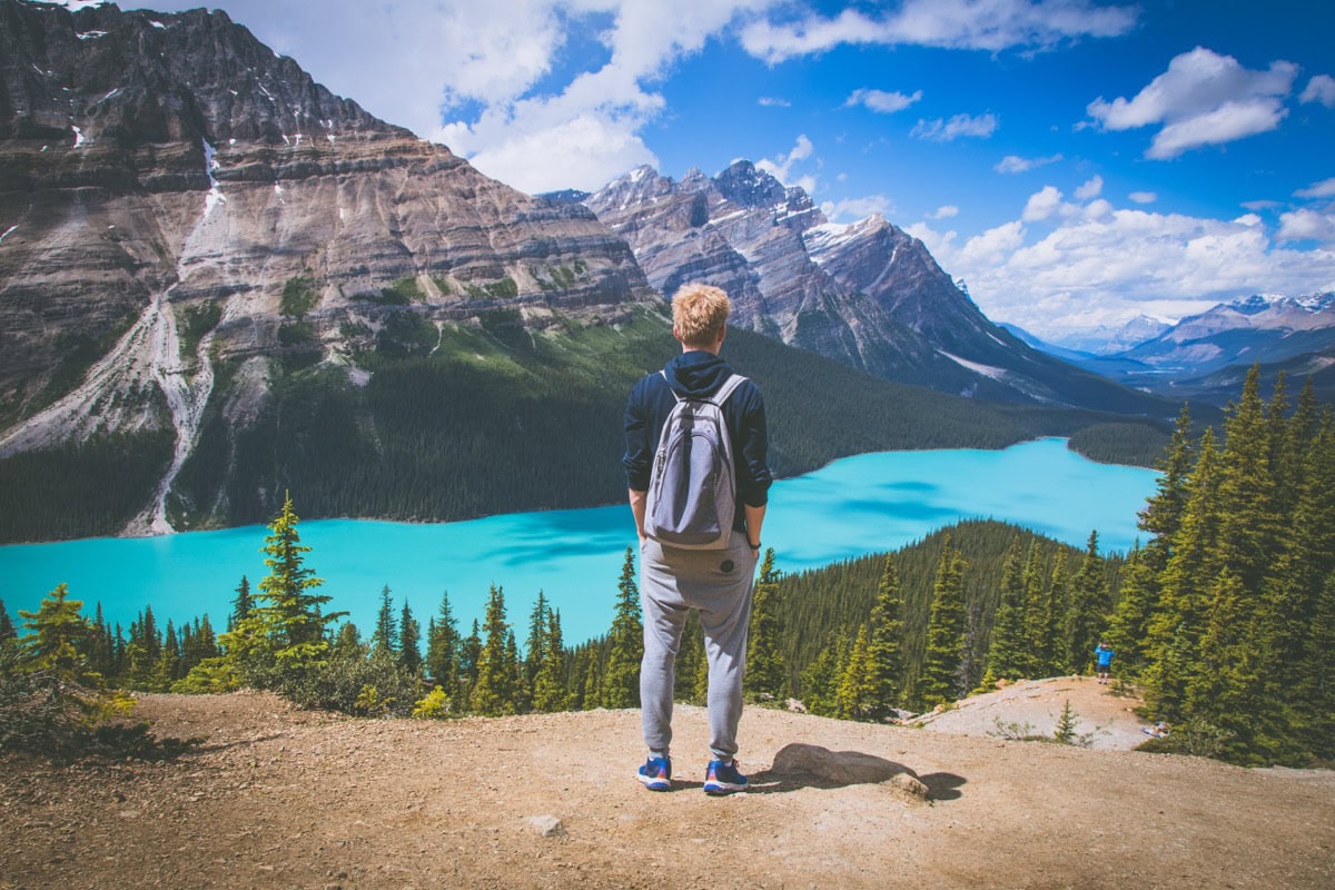 Lake Louise, Canada: 11 lucruri de văzut și făcut + ghid practic 9 Priveliștea clasică asupra Moraine Lake de pe Rockpile Trail