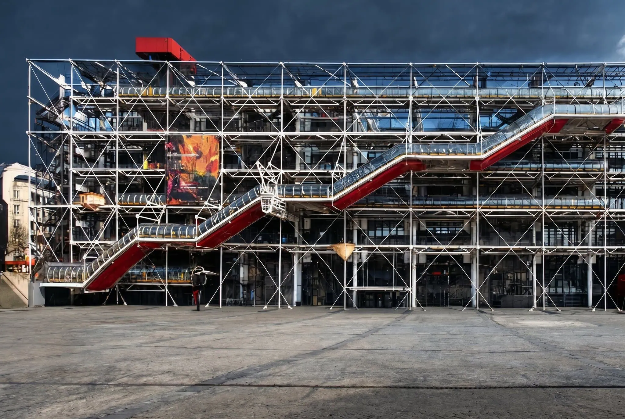Farebné potrubie a eskalátory Centre Pompidou