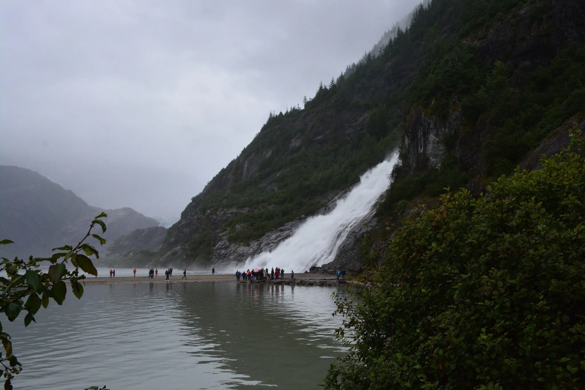 Cataratas Nugget Falls junto al glaciar Mendenhall