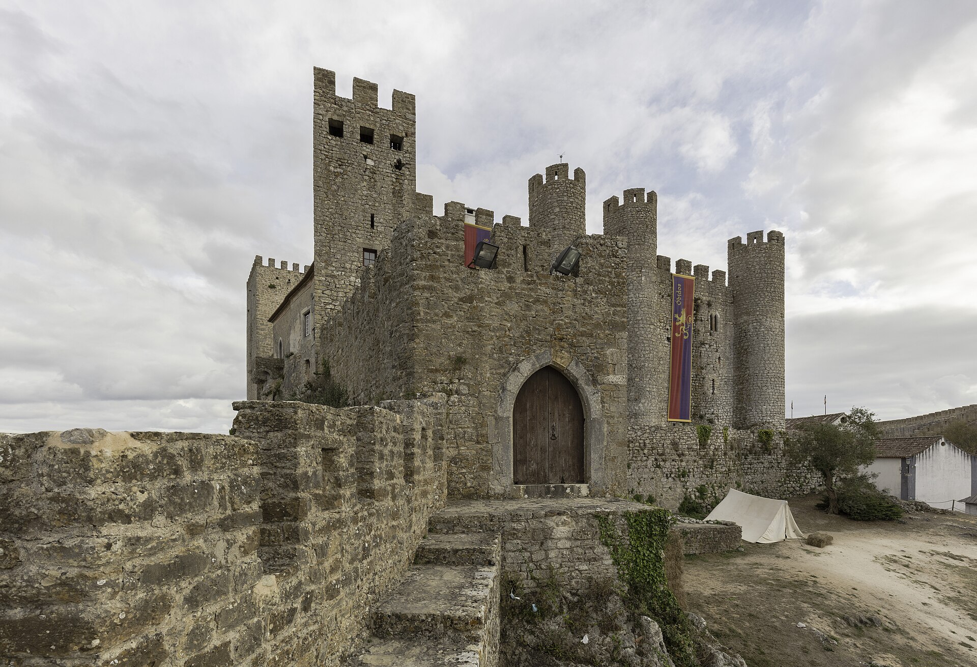 Óbidos, Portugalsko: 12 tipů, co vidět ve středověkém městečku 8 Ochutnejte Ginjinha d'Óbidos v čokoládovém kalíšku