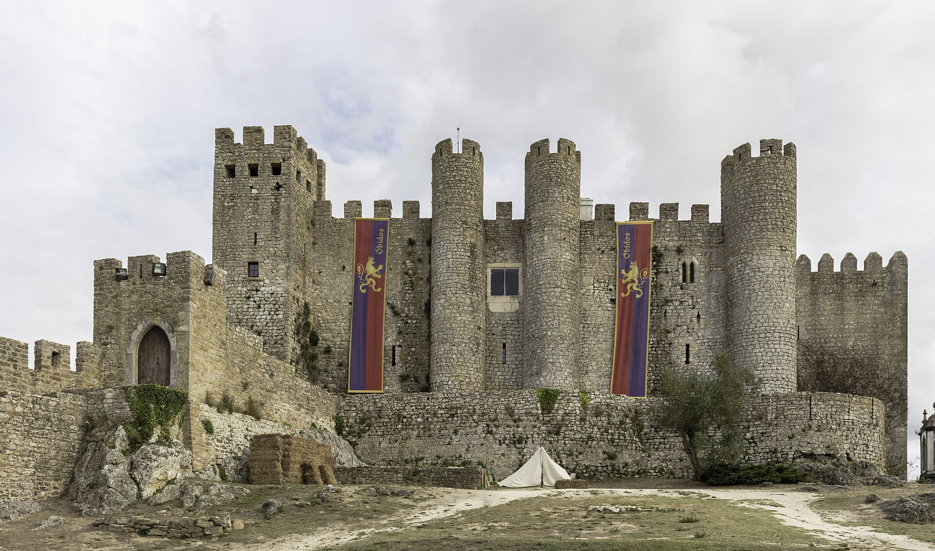 Óbidos, Portugalsko: 12 tipů, co vidět ve středověkém městečku 9 Prozkoumejte hrad Castelo de Óbidos