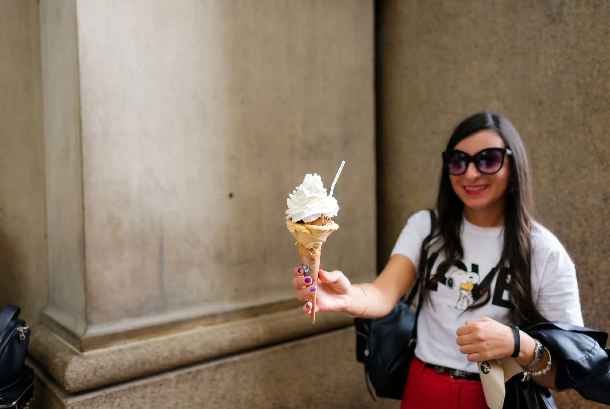 Piazza Navona: 9 tipů, co vidět na nejkrásnějším náměstí Říma 13 Italske gelato v korunce se slehackou v centru Rima