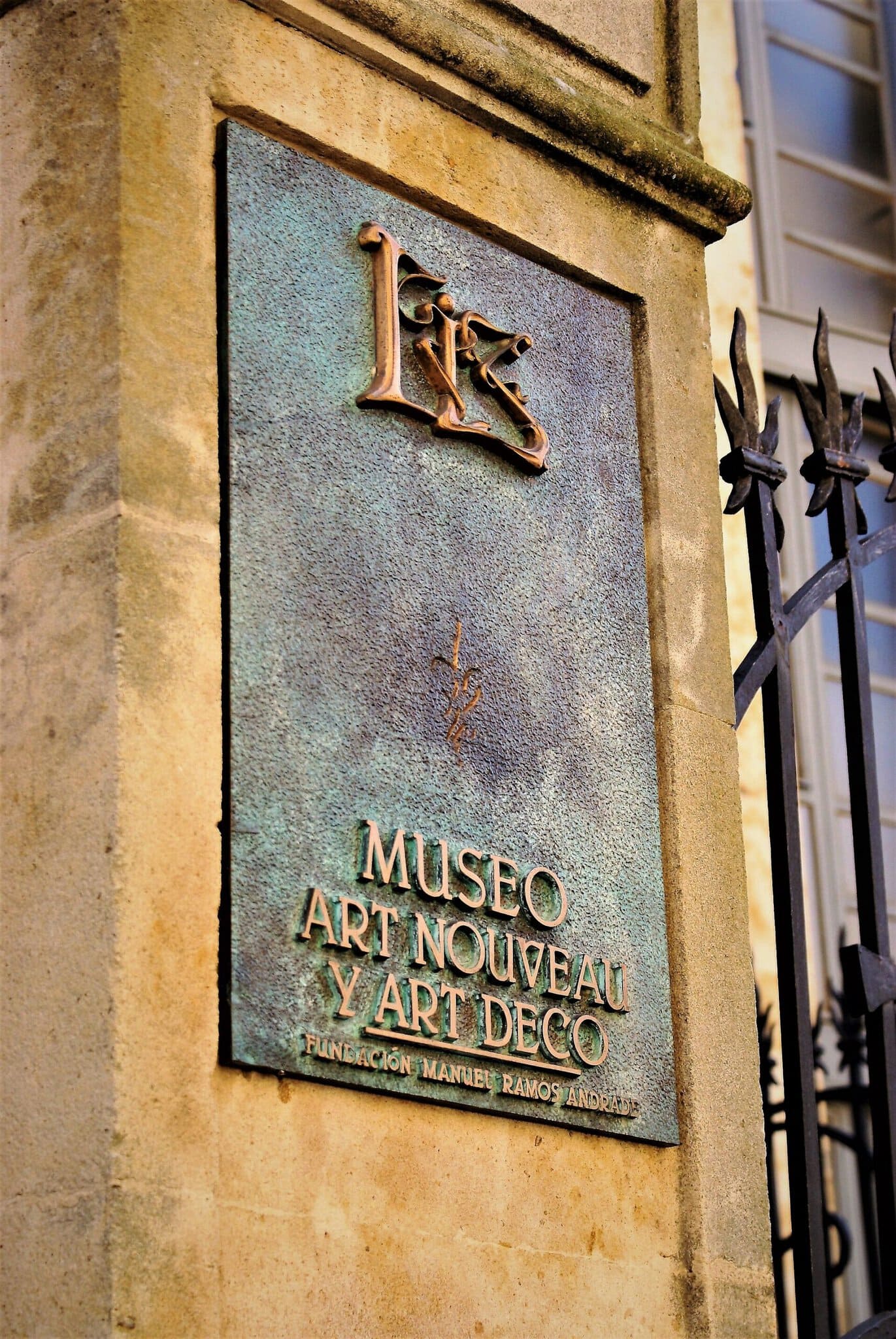 Salamanca, Spania: 15 lucruri de văzut în orașul de aur 10 Casa Lis și strălucitoarea artă Art Nouveau