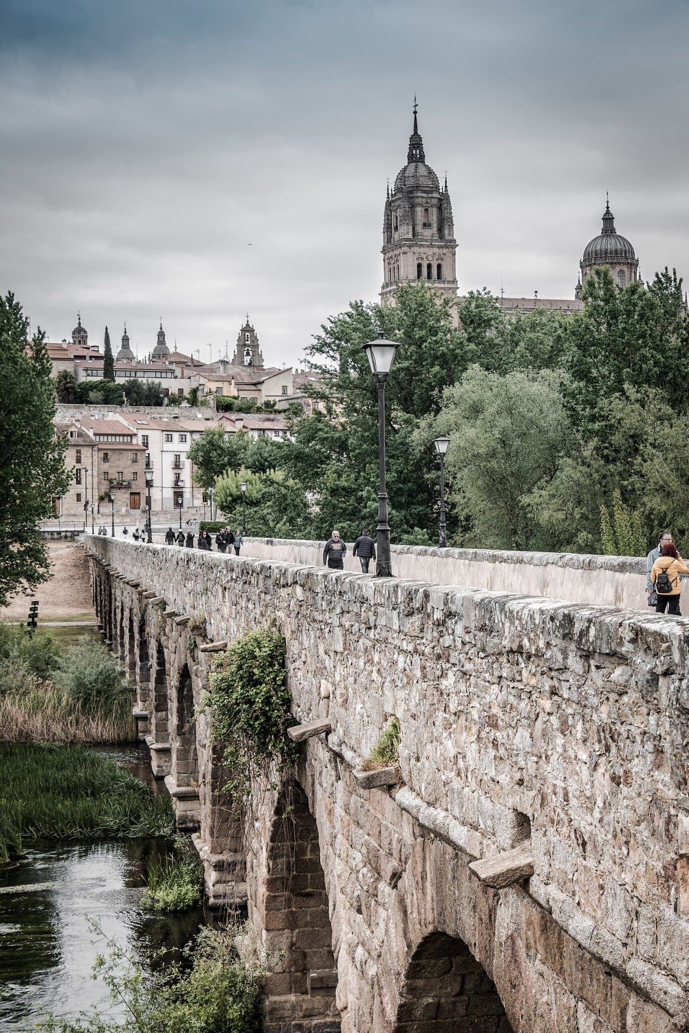 Salamanca, Spania: 15 lucruri de văzut în orașul de aur 9 Puente Romano și cel mai vechi monument al orașului