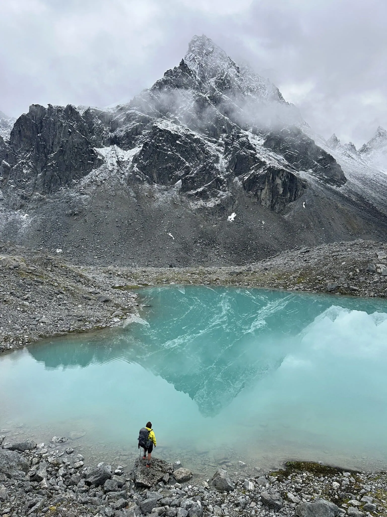Beryl Lake v pohoří Talkeetna Mountains