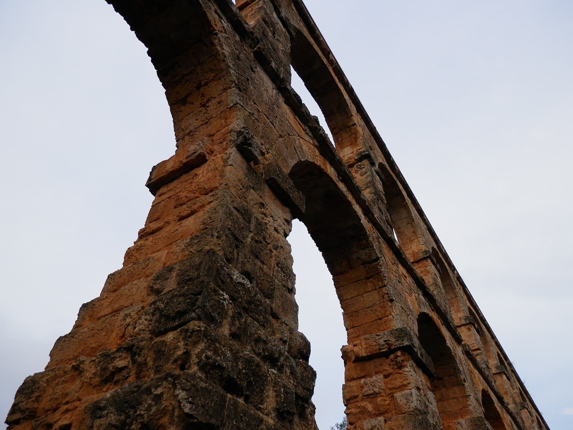 Tarragona, Spania: moștenirea romană la malul mării 7 Apeductul Pont del Diable (Podul Diavolului)