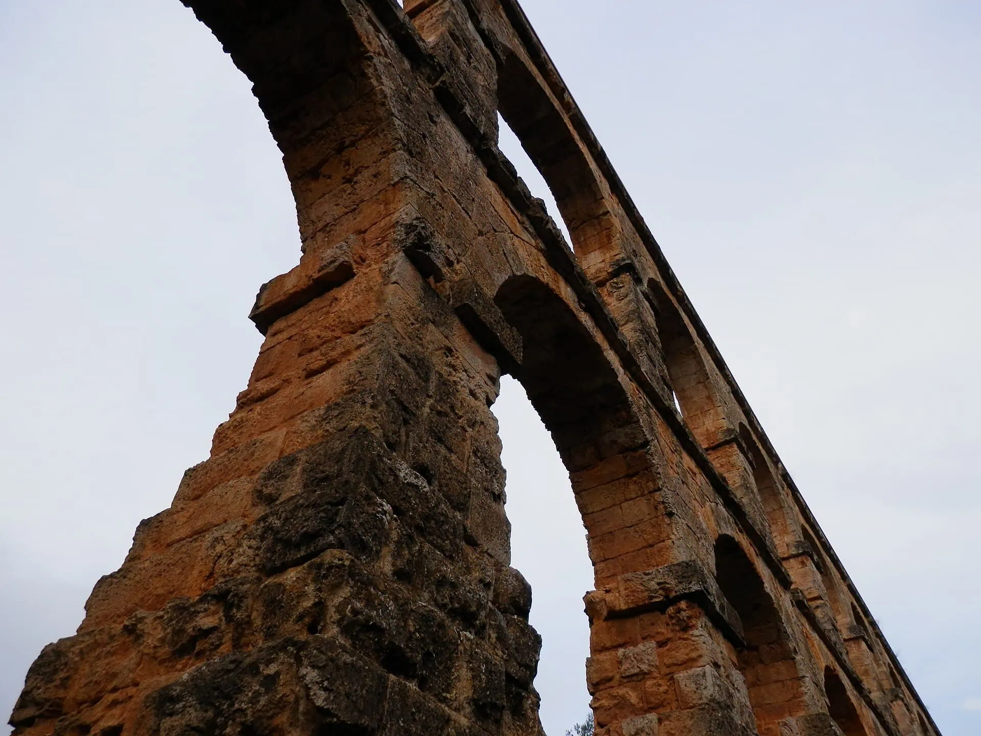 Tarragona, Spagna: patrimonio romano sul mare 6 Acquedotto Pont del Diable (Ponte del Diavolo) a Tarragona