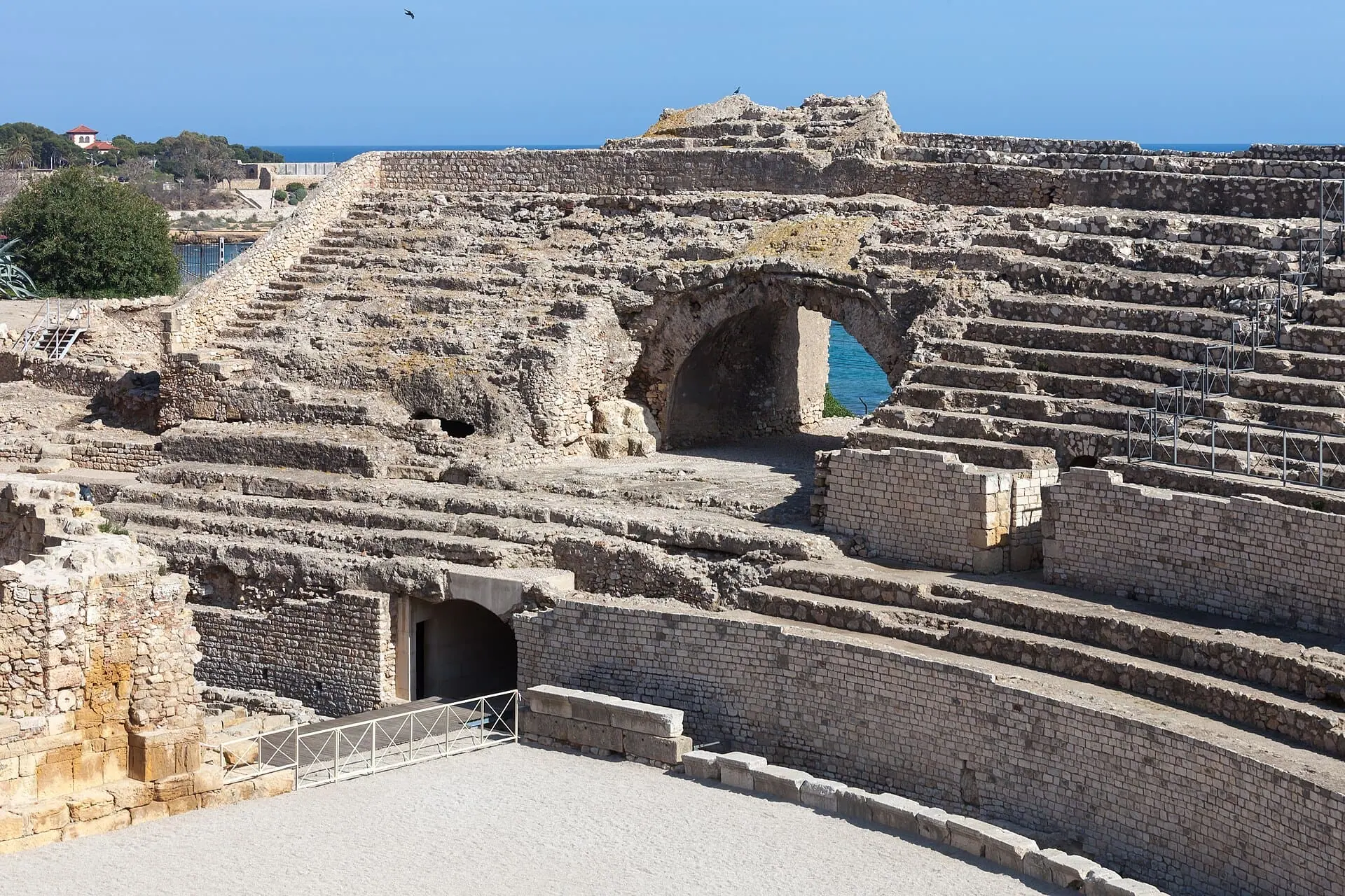 Tarragona, Spagna: patrimonio romano sul mare 8 Passeggiata sulle mura romane (Passeig Arqueològic) a Tarragona