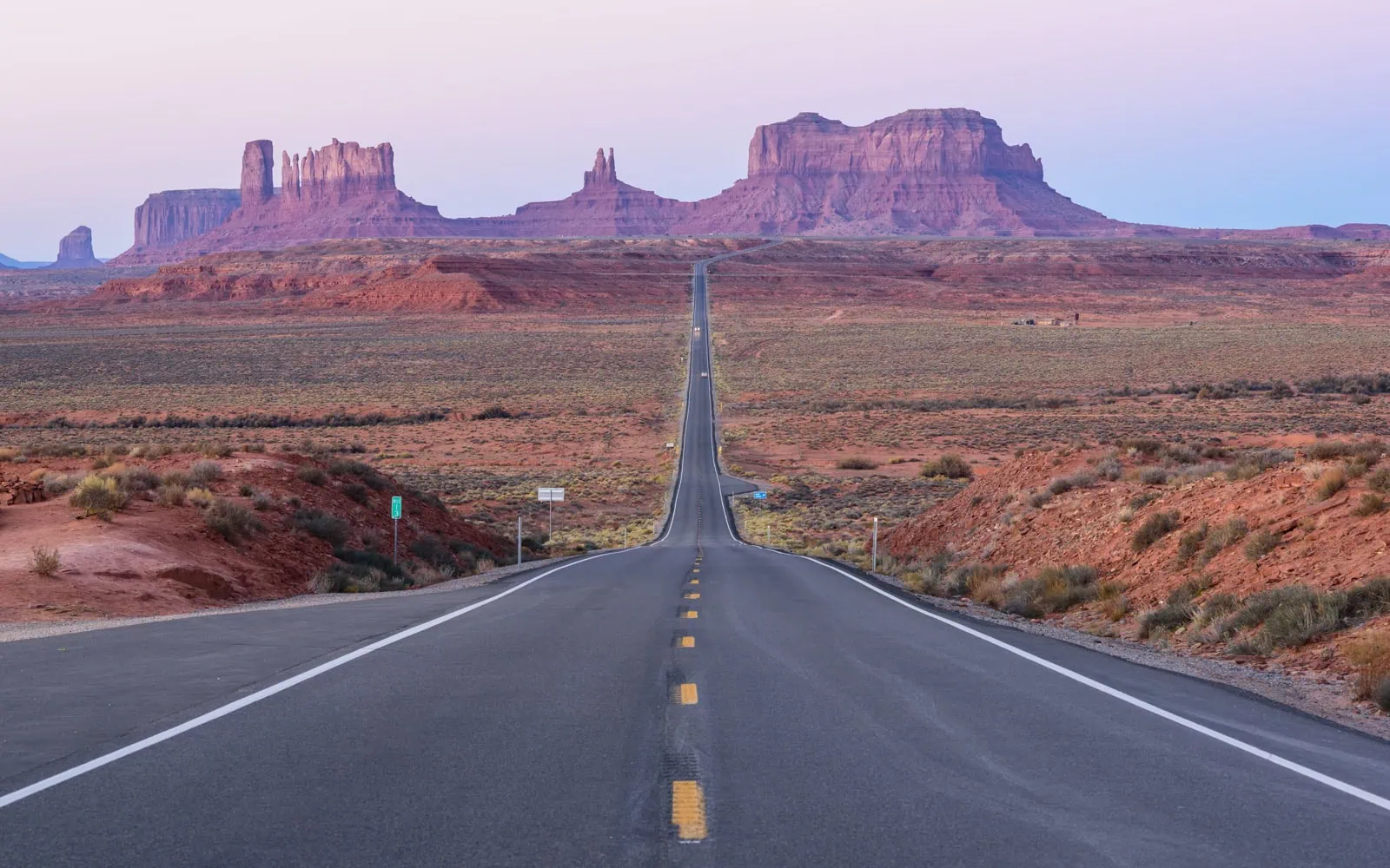 Skalní věže v Monument Valley