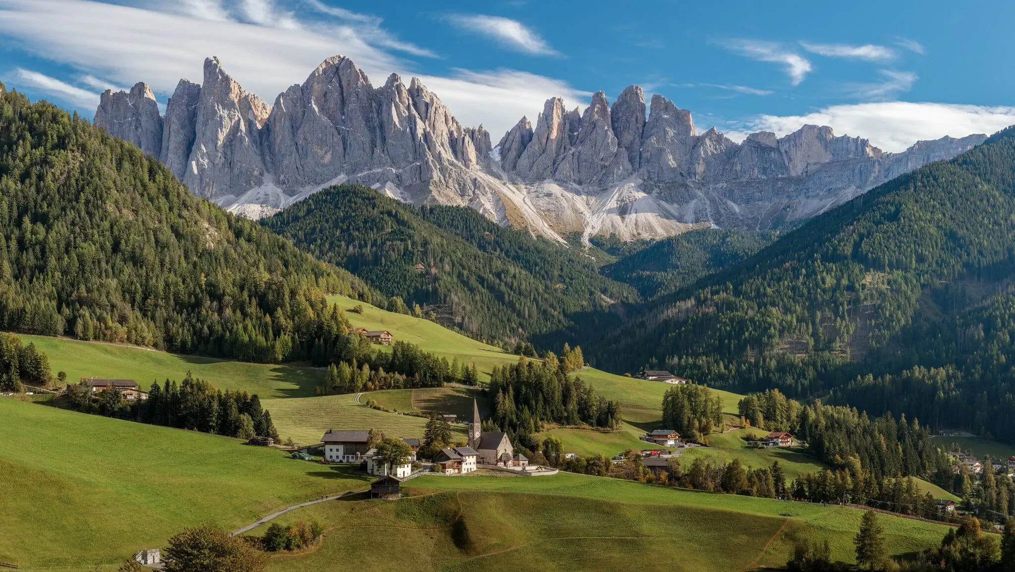 Údolí Val di Funes a masiv Odle od Santa Maddaleny
